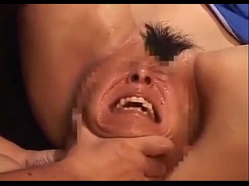 Man inserts his head vagina