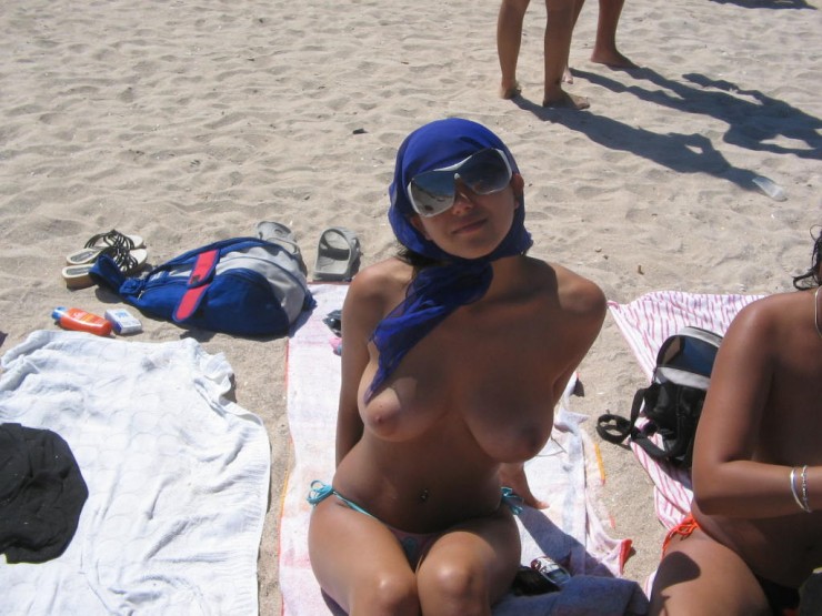 Rummy recommendet beach boobs voyeur babe