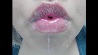 Her sensual lips tongue make