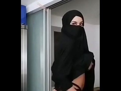 Hijab muslim webcam girl strips