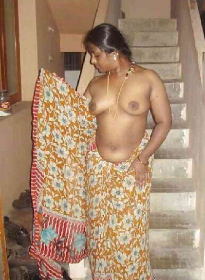 Nude in hot saree