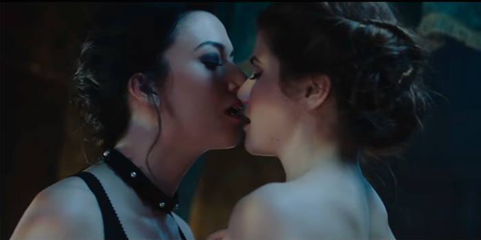 best of Kissing flash clips lesbian