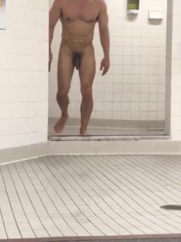 Muscle daddy showering lockerroom nude