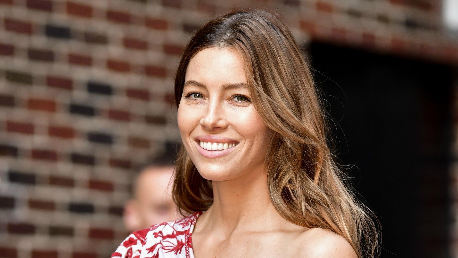 Jetson reccomend jessica biel relaxing with naked