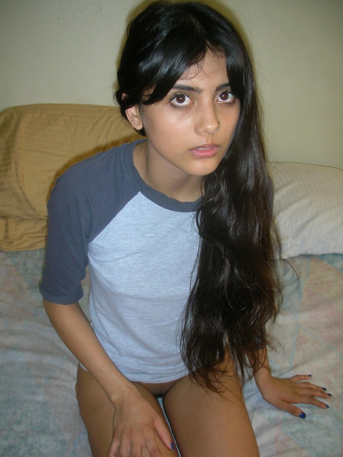 Pakistani girl nude pussy