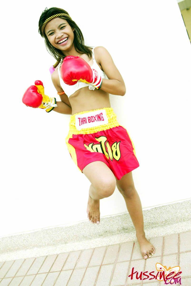 Muaythai thai girl sport