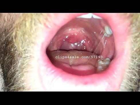 Latina swallow gummy