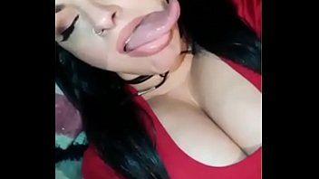 Champagne reccomend long tongue thot sucking