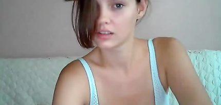 Solo webcam girl