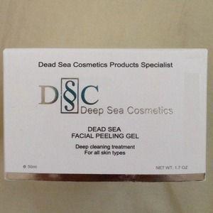 Deep sea cosmetics facial peeling gel