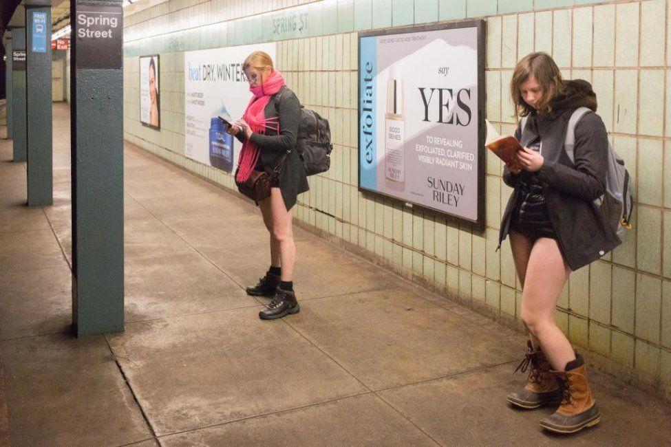 Girls strip on ny subway