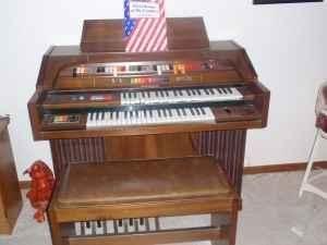 Dark M. reccomend Kimball swinger 900 organ