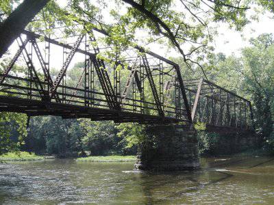 Swinging bridge winamac